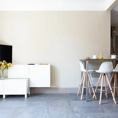 Apartment Le Floride Yhoost